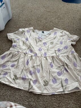 Women’s Floral Peplum Top - Lavender Tulip Print